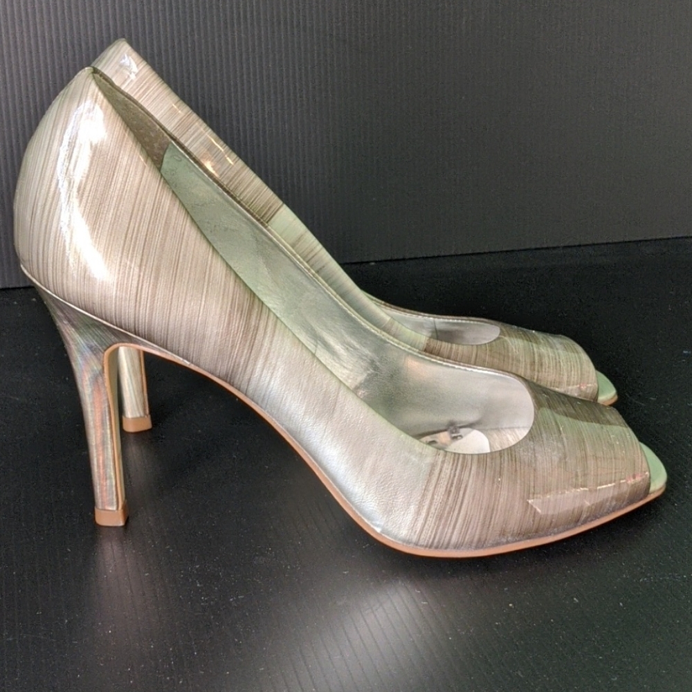 Shoes - Picture 2 of 4
